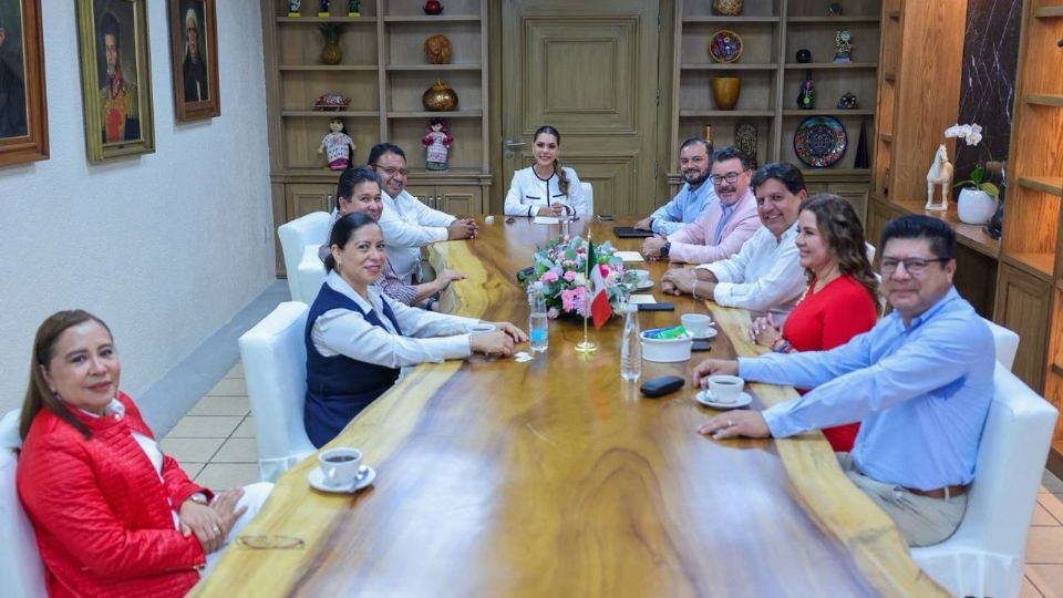 Evelyn Salgado fortalece respeto y colaboración entre poderes Ejecutivo y Legislativo.