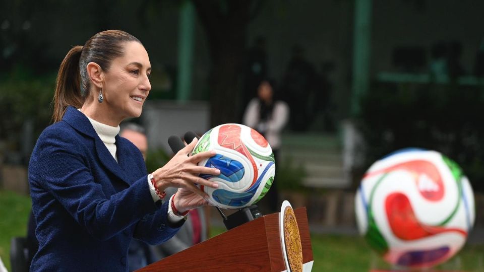 Sheinbaum Pardo indicó que México será el primer país en la historia en albergar tres Copas del Mundo.