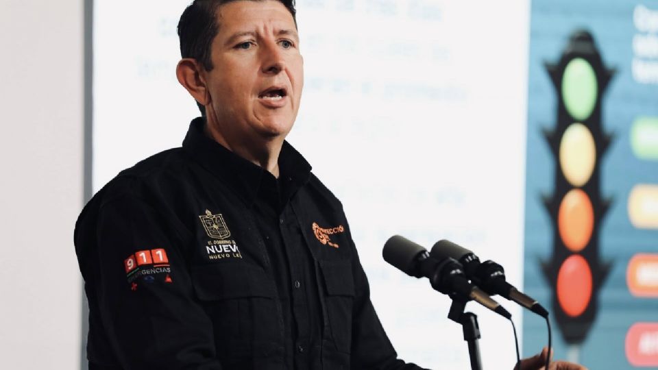 Erik Cavazos, titular de Protección Civil de Nuevo León, alertó sobre el frente frío No. 13 que provocará bajas temperaturas y activación de programas de apoyo.