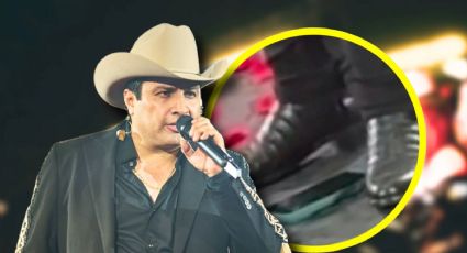 VIDEO | Julión Álvarez desata polémica al destruir iPhone de fan en pleno concierto