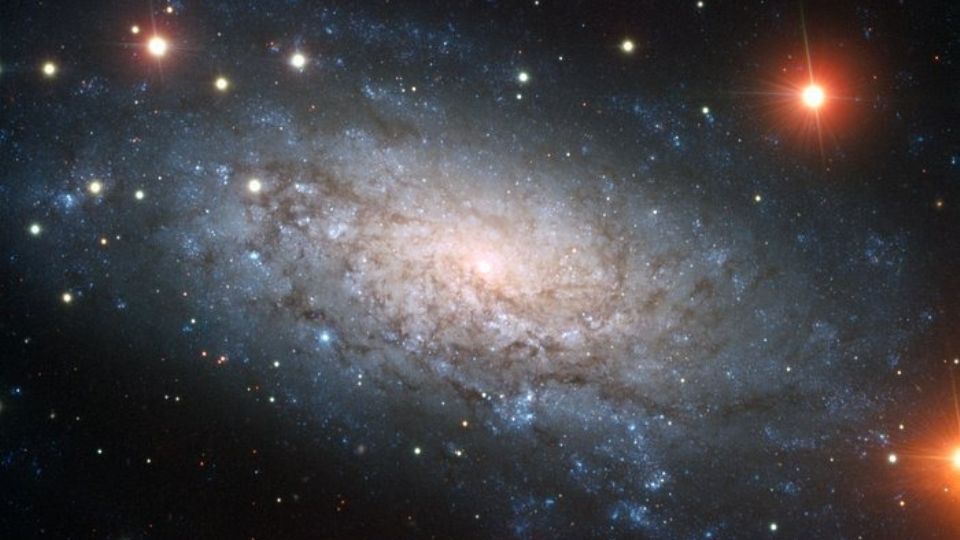 Very Large Telescope (VLT) de ESO, muestra una galaxia verdaderamente notable, conocida como NGC 3621.