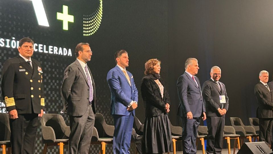 El gobernador de Nuevo León anuncia la construcción del primer Green Data Center de inteligencia Artificial.