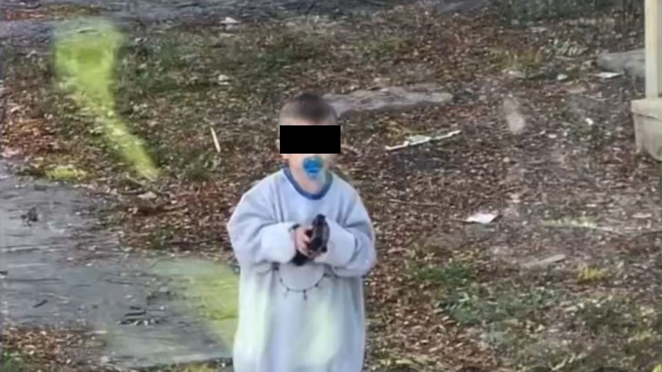 El video de un niño con una pistola en Cleveland reaviva el debate de la proliferación de armas en EEUU.