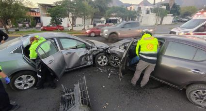 Choque en avenida Eloy Cavazos deja lesionados en Guadalupe