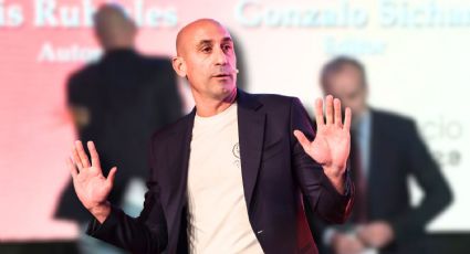 VIDEO | Tío de Luis Rubiales le lanza huevos durante presentación de su libro
