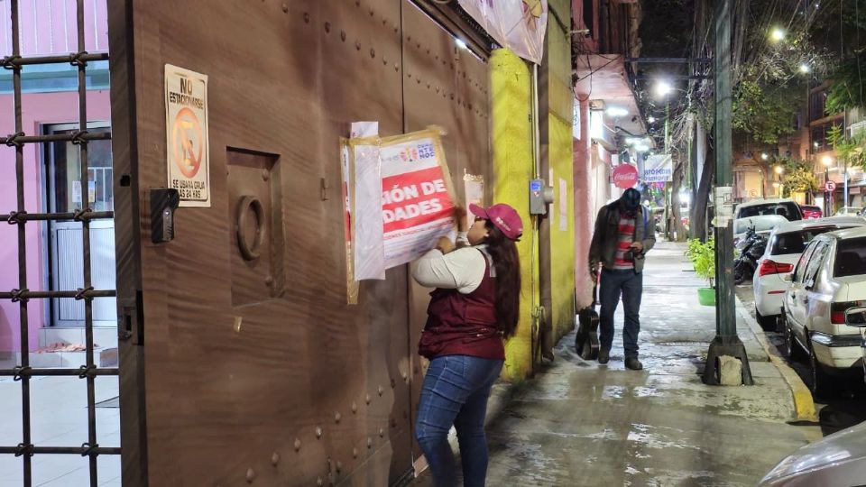 No obstante, los sellos de la Fiscalía capitalina permanecen en los accesos del inmueble.