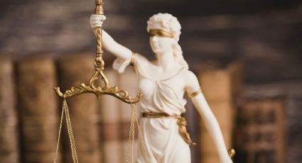 Recibe FGJ resguardo de bebé recién nacida abandonada abajo de un auto en GAM