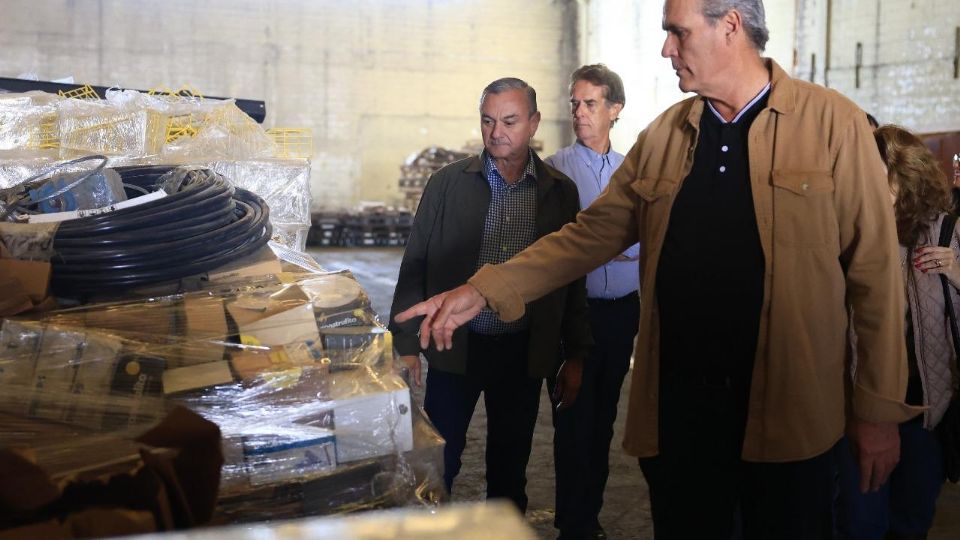 El alcalde Héctor García visitó el Banco de Alimentos de Cáritas de Monterrey para fortalecer la colaboración en apoyo a familias vulnerables de Guadalupe.