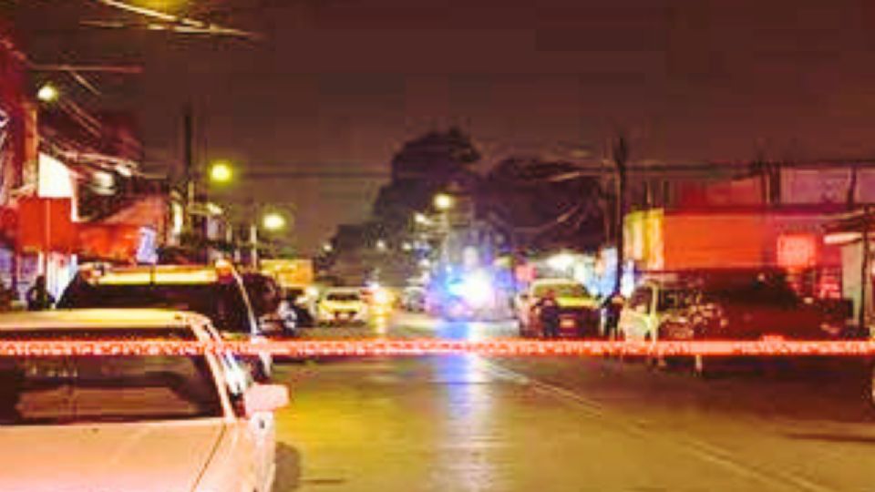 Elementos policiacos acordonaron la zona del ataque que cobró la vida de dos menores en San Nicolás.