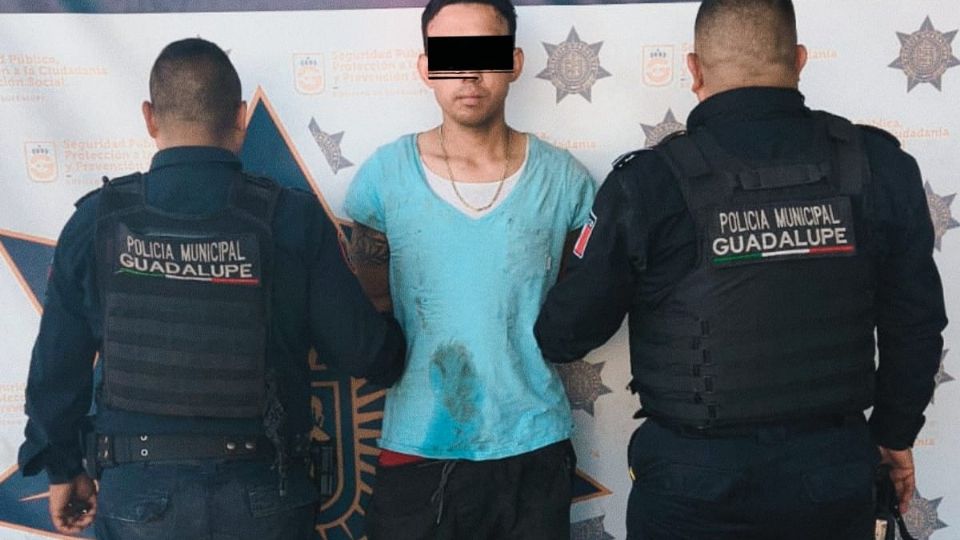 Policías de Guadalupe capturaron al sospechoso tras una persecución por el lecho del Río La Silla.