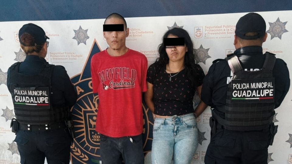 Policías de Guadalupe detuvieron a una pareja con 35 dosis de droga durante un operativo en la Colonia Niños Héroes.