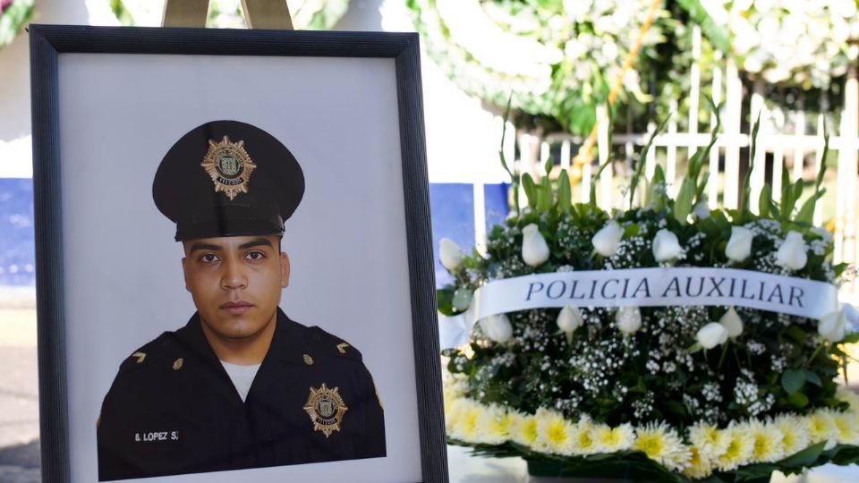 Durante la ceremonia, se realizó el último pase de lista y se entonó el toque de silencio.