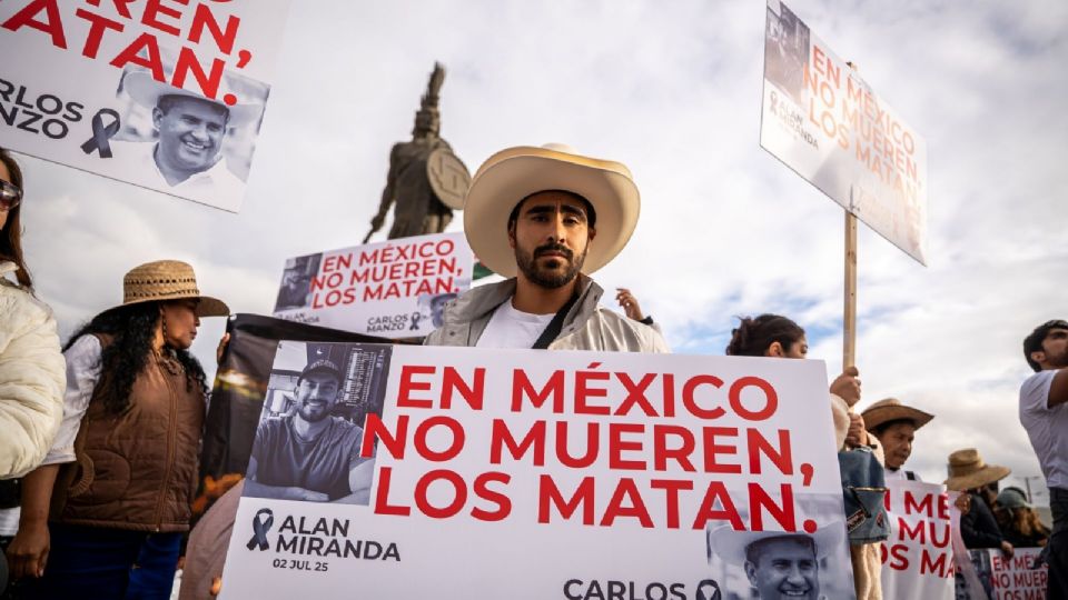 Cientos de personas se manifiestan en la denominada marcha de la Gen-Z.