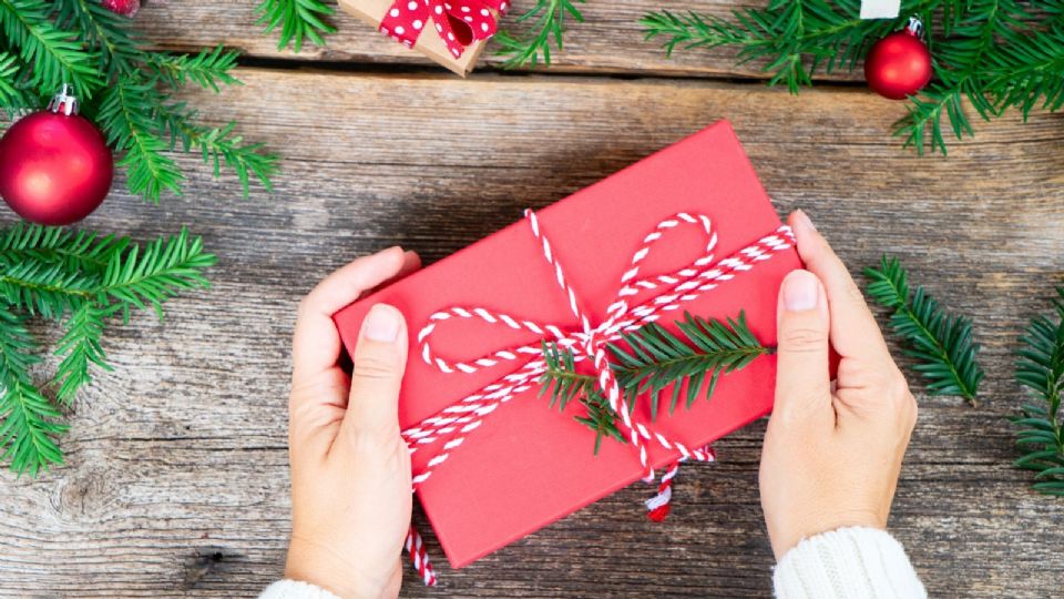 La IA también recomienda regalos que fomenten la creatividad y el bienestar.