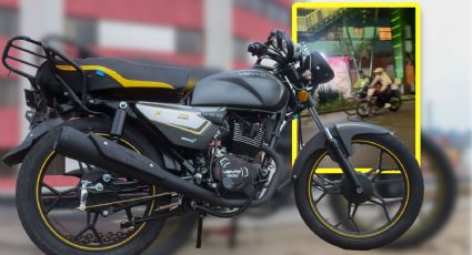 VIDEO | Motociclista patea a ciclista y se estampa contra puente peatonal en CDMX