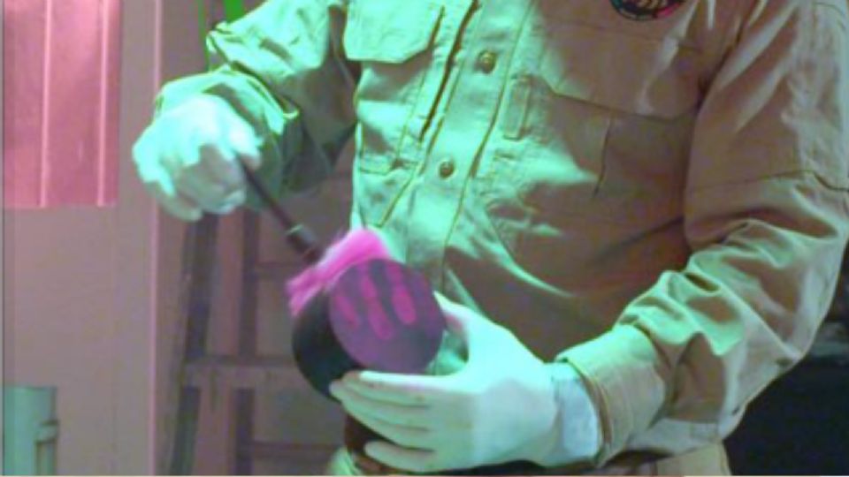 Agentes ministeriales resguardaron la vivienda cateada en la colonia 10 de Marzo, donde se aseguraron dosis de droga.