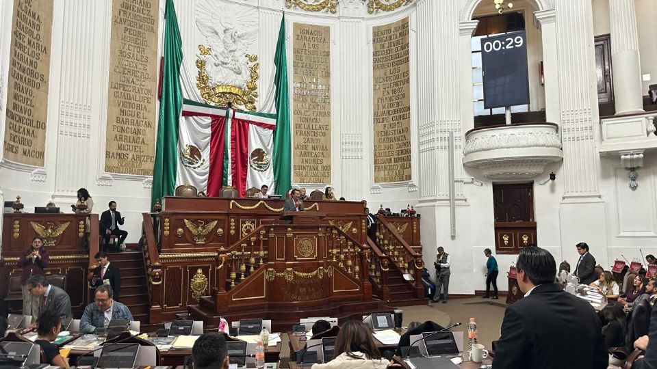 La iniciativa presentada por la diputada Ana Buendia, propone reformas y adiciones a los artículos 29, 30 y 53 de la Constitución local.