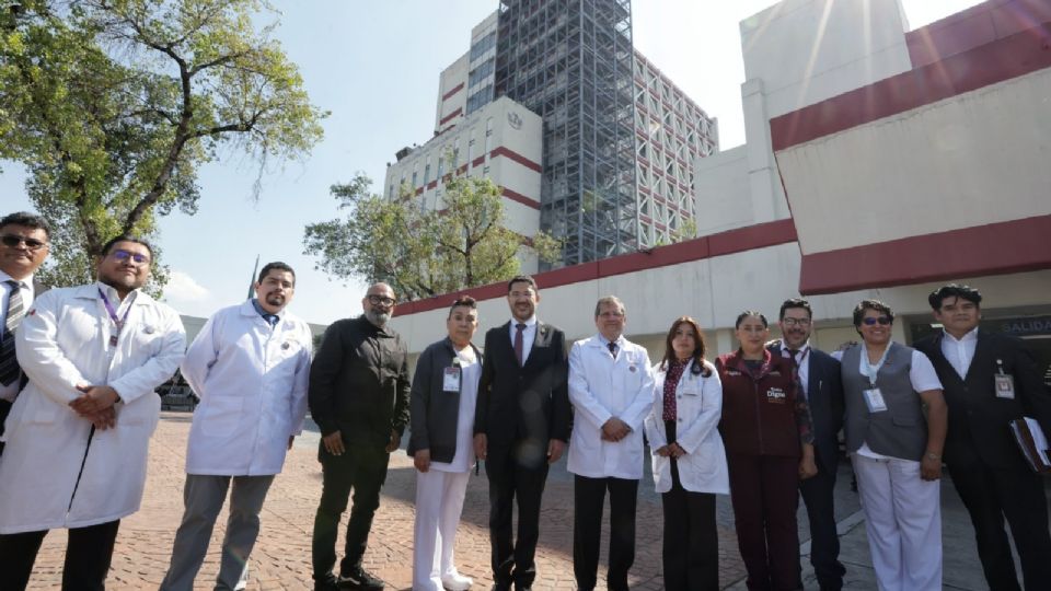 Martí Batres inaugura remodelación de dos pisos de Hospital Regional del Issste.