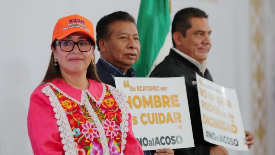 La alcaldesa de Ecatepec, Azucena Cisneros, presenta campaña contra el acoso “Sobran machos, faltan hombres.