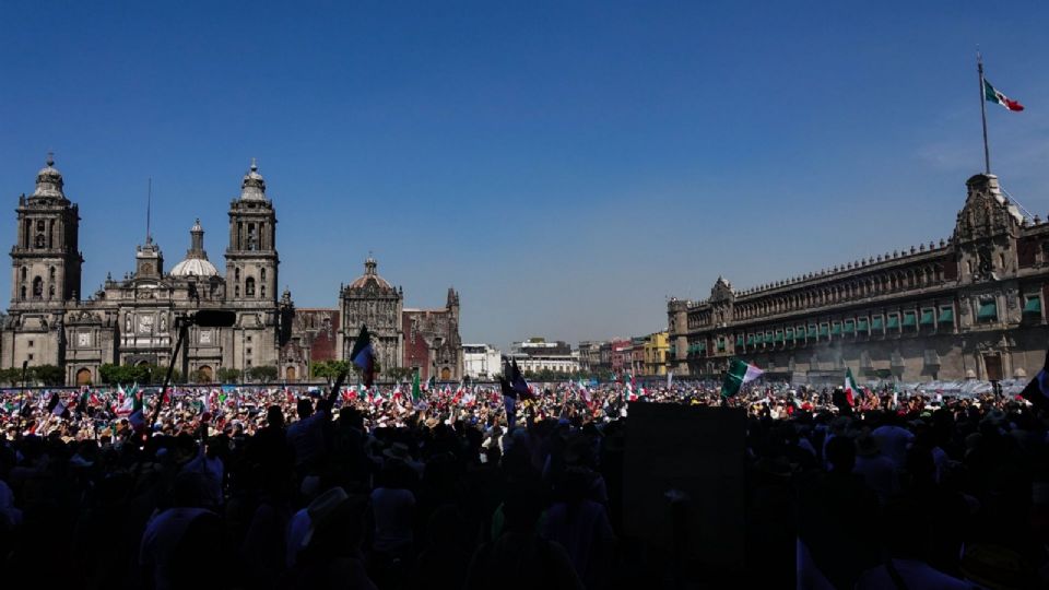 Señala que dicha movilización coincide con el Desfile Militar Conmemorativo de la Revolución Mexicana.