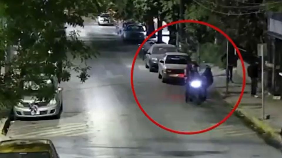 Policía de Monterrey aseguró vehículos, dinero en efectivo y una caja fuerte tras la detención de los siete presuntos implicados en el robo.