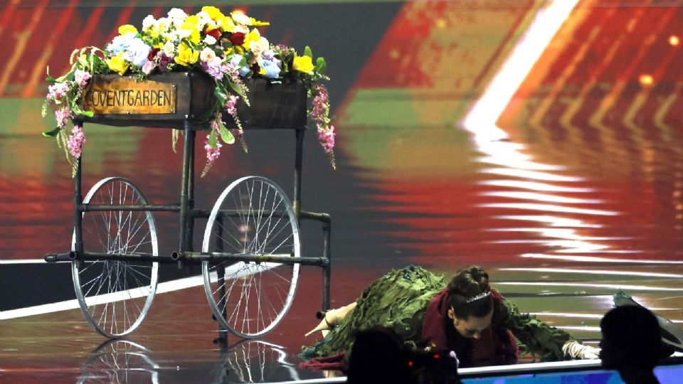 Durante el desfile de trajes típicos, la mexicana Fátima Bosch capturó las miradas.