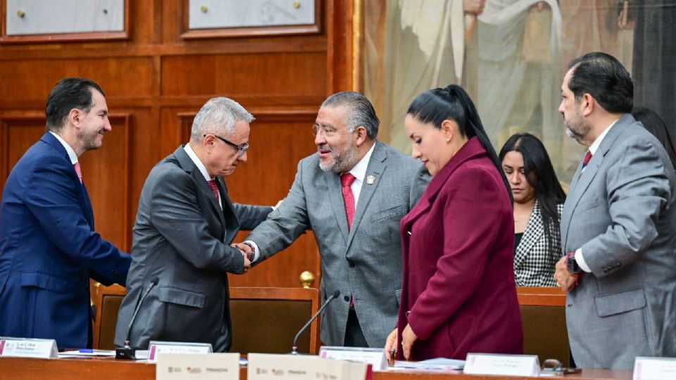 El Paquete Fiscal 2026 fue entregado por el Secretario General de Gobierno, Horacio Duarte, y el de Finanzas, Óscar Flores Jiménez.