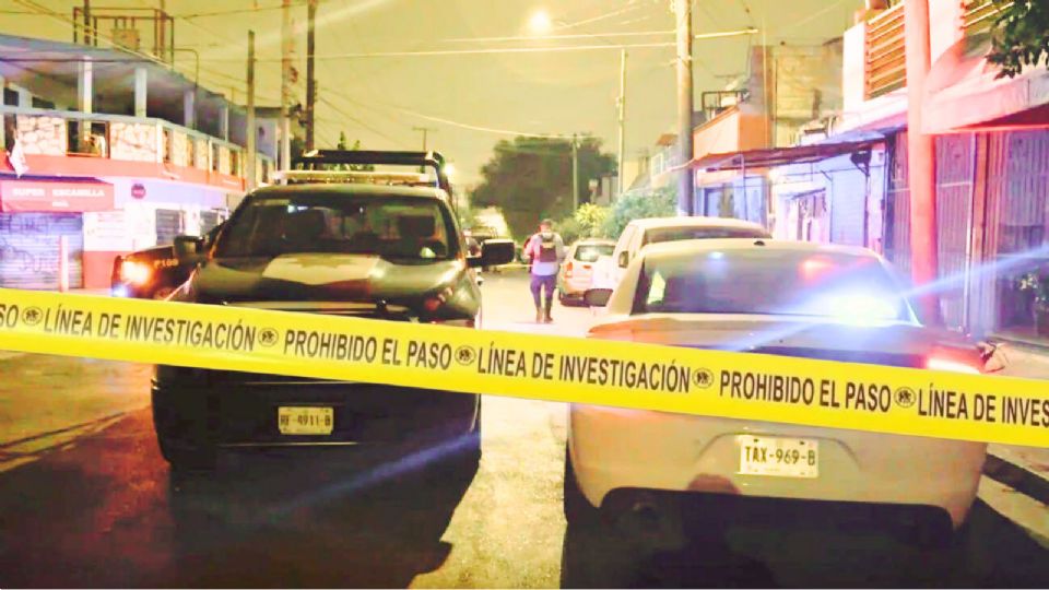 Elementos policiacos acordonaron las zonas de los ataques mientras se recababan indicios y se realizaban las primeras indagatorias.