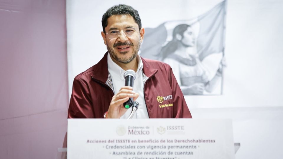 Martí Batres supervisa quirófanos y mejoras médicas en la Clínica Hospital 'Orizaba'.