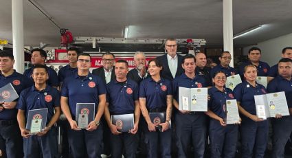Se gradúan 20 nuevos bomberos en Nuevo León; pero aún necesita el doble de personal