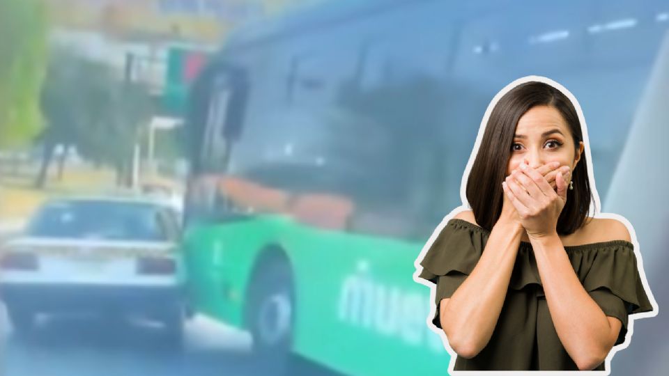 Momento en que el camión de Muevo León empuja y arrastra al taxi sobre avenida Revolución, hecho que quedó grabado en video.