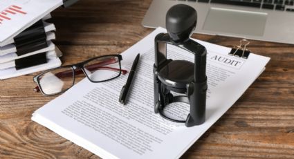 Revocan licencia a notario de Monterrey por faltas graves y presuntos despojos