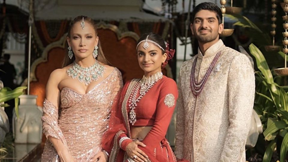 Netra Mantena les ganó y feo a Rubí y Steisy al contratar a Jlo y Justin Bieber para su boda en India.