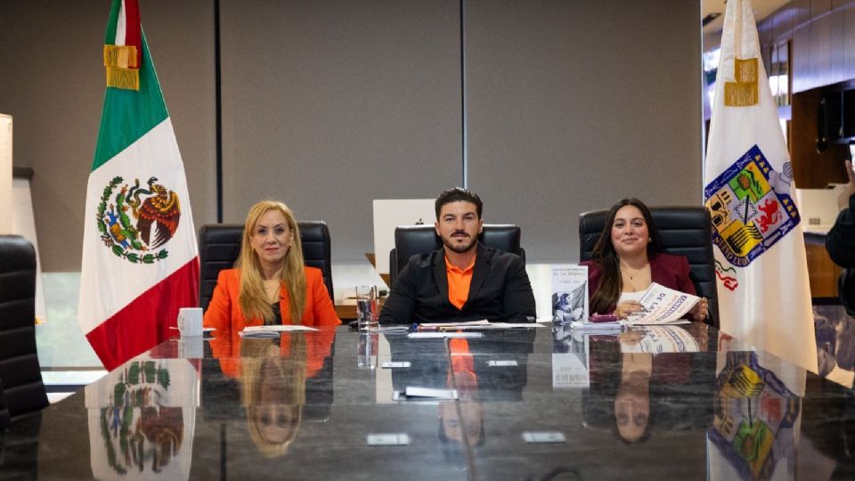 El gobernador Samuel García firmó el Compromiso Nacional por la Vida y el Respeto a las Mujeres durante un enlace con la presidenta Claudia Sheinbaum.