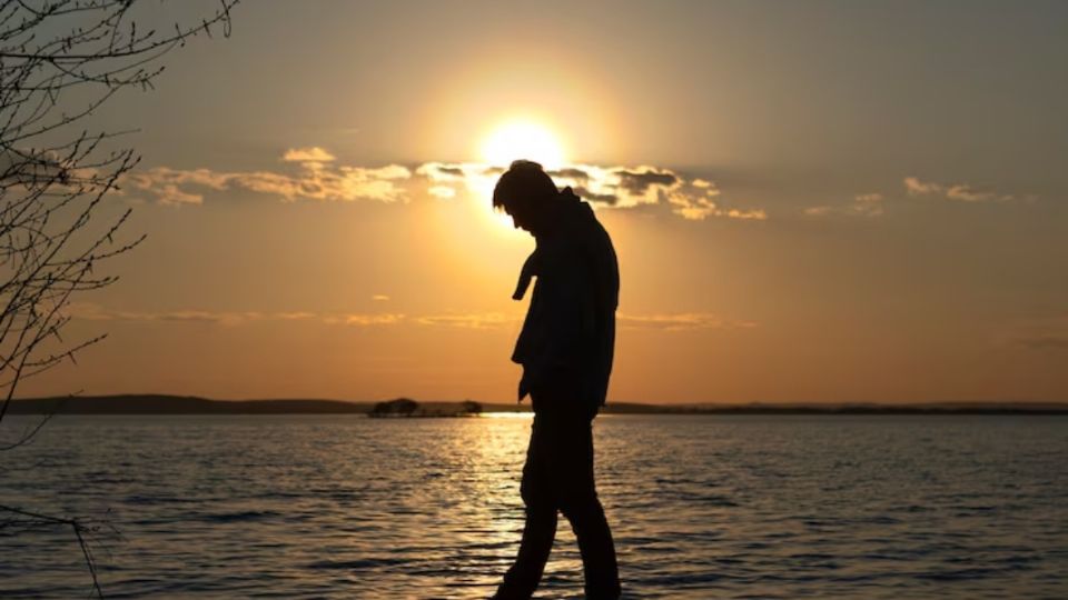 OMS declara la soledad en hombres como problema de salud pública