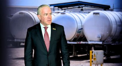 Raúl Rocha, dueño de Miss Universo, acuerda colaborar con la FGR en caso de huachicol