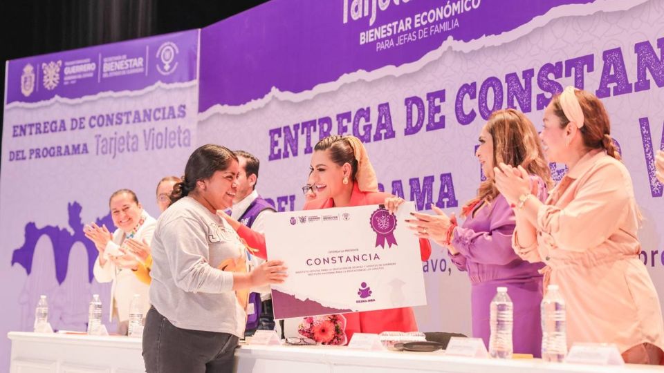 Evelyn Salgado Pineda refuerza el plan de la Tarjeta Violeta Guerrero con miras a transformar la realidad de 40,000 mujeres antes de que termine el año.