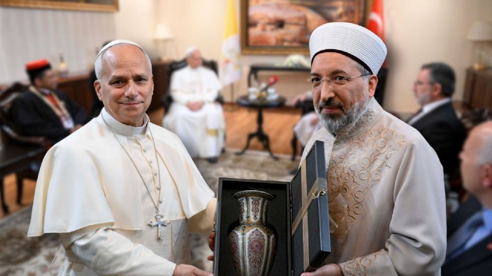 Más allá de la geopolítica, el discurso de León XIV abordó otros temas cruciales con una perspectiva ética.