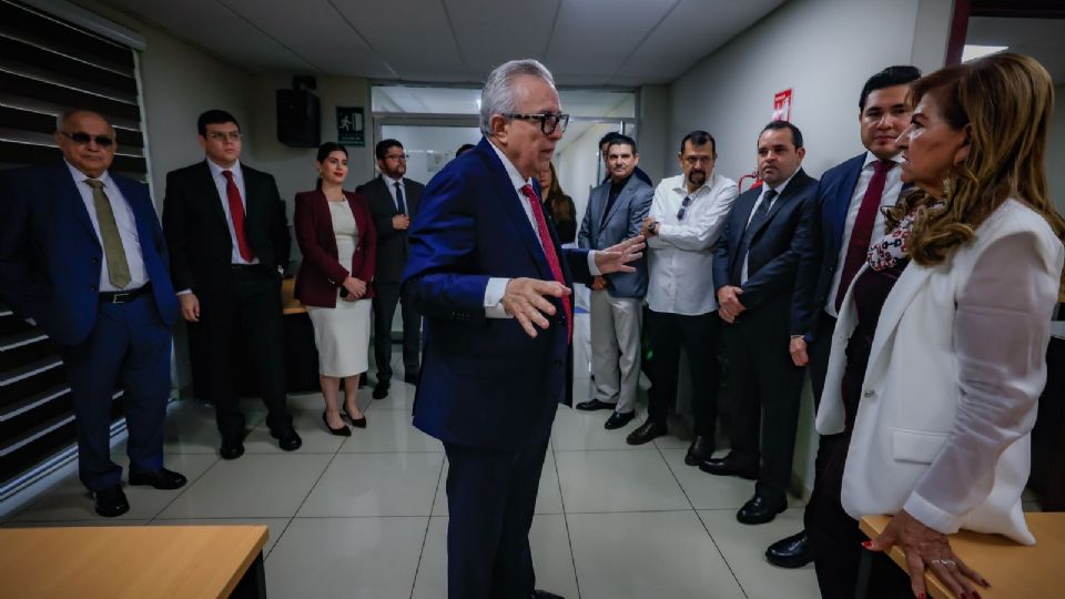 El gobernador Rubén Rocha Moya expone los avances de su Cuarto Informe de Gobierno ante diputadas y diputados de Sinaloa.