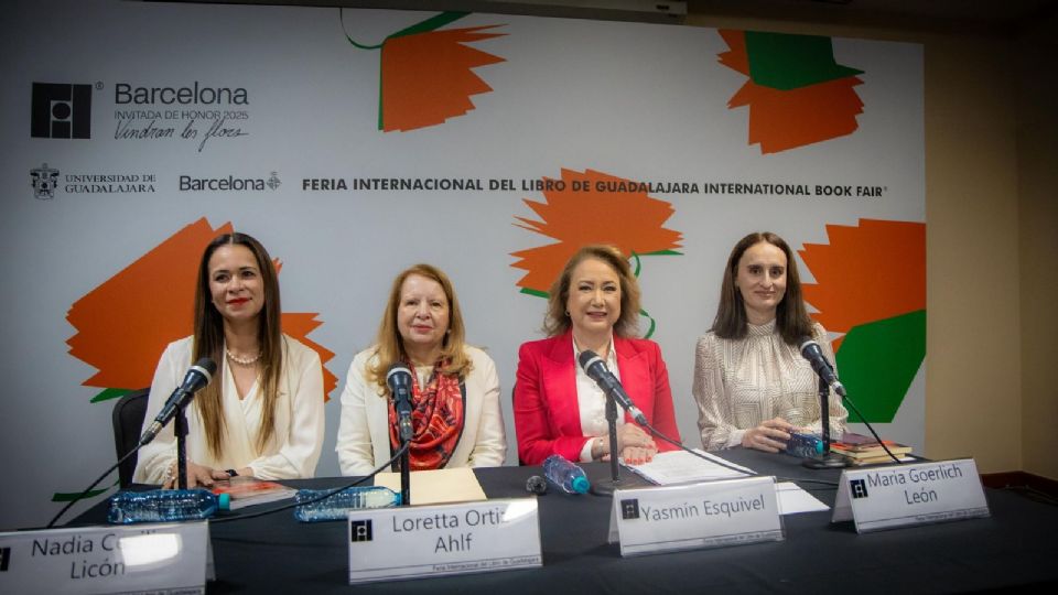 Yasmín Esquivel Mossa estuvo acompañada de Loretta Ortiz Ahlf con la moderación de María Goerlich León.