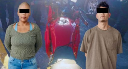 Pareja empujaba moto robada y termina detenida en la Colonia Valles de Guadalupe