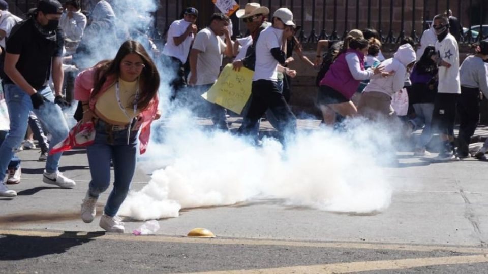 Las protestas en Morelia fueron disueltas por la policía.
