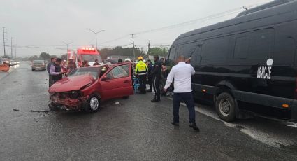 Aparatoso accidente en Apodaca deja seis lesionados, incluidos tres menores