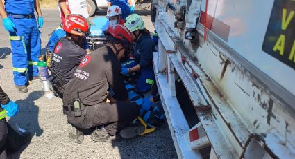 Ciclista resulta lesionado tras ser atropellado por tráiler en Monterrey