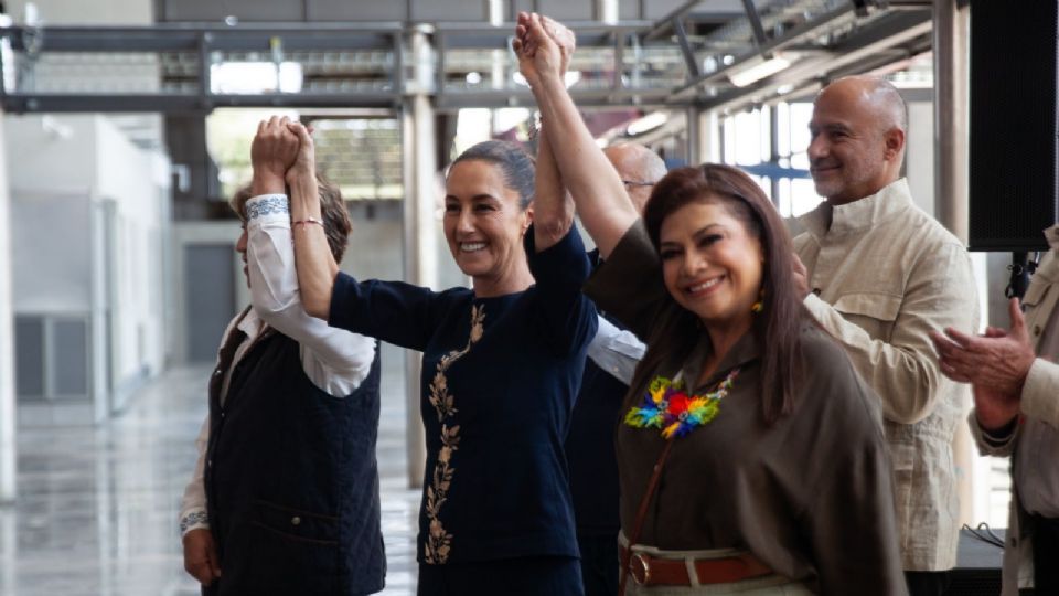 Claudia Sheinbaum Pardo, presidenta de México acompañada de Clara Brugada.