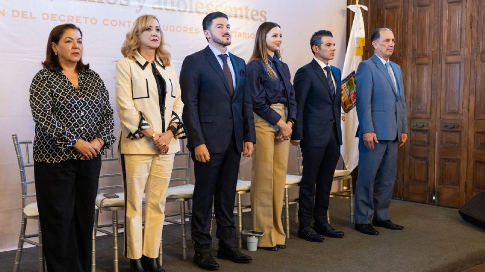 El gobernador Samuel García y Mariana Rodríguez anunciaron la entrada en vigor del Registro Estatal de Deudores Alimentarios en Nuevo León.