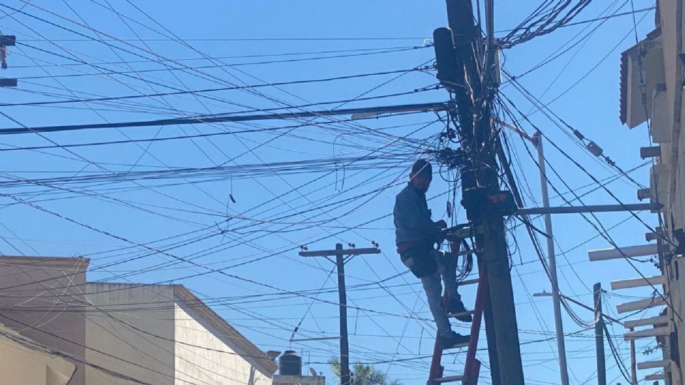 El municipio de Monterrey ha retirado más de 672 mil metros lineales de cableado en desuso para mejorar la imagen y seguridad urbana.