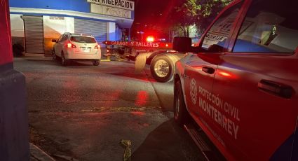 Camioneta se estrella en calles del Centro de Monterrey