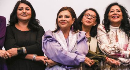 Clara Brugada da la bienvenida a la marcha feminista por el 25N