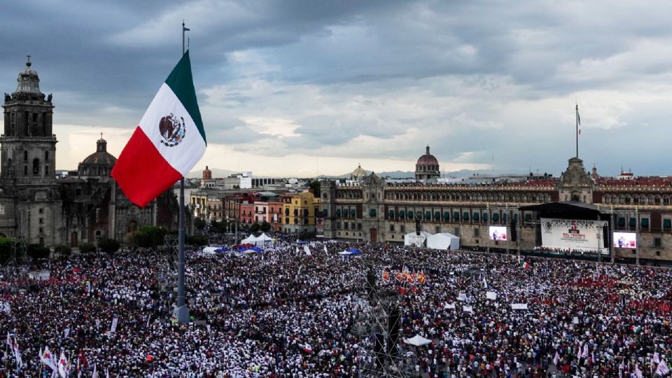 Morena convoca a reunirse en el Zócalo de la CDMX.